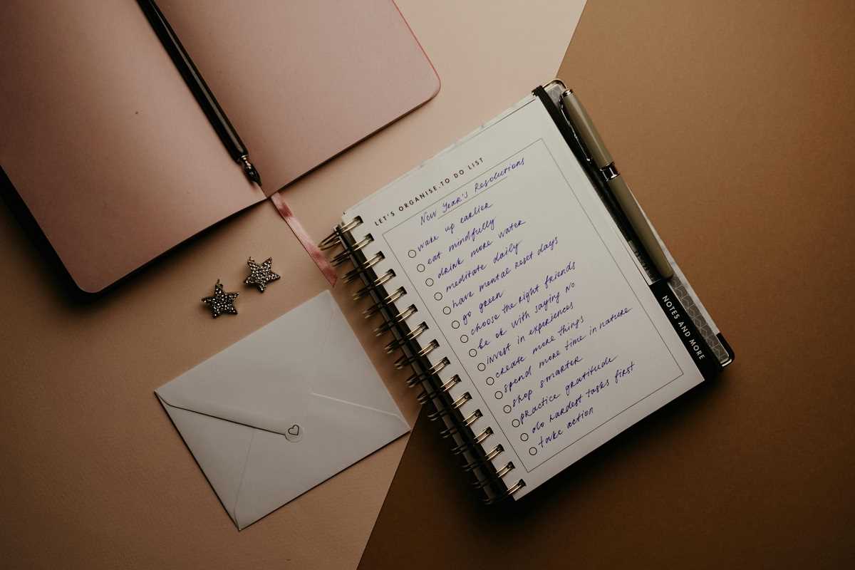 Draw Up a New Year’s Checklist to Kickstart the Year Right